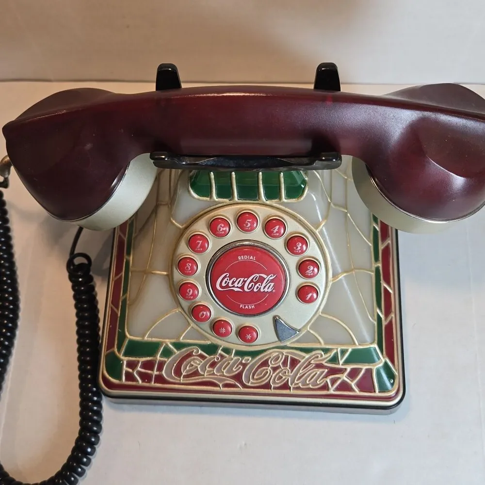 2001 Coca-Cola Stained Glass Look Light Up Telephone Polyconcept 841.053 Works!